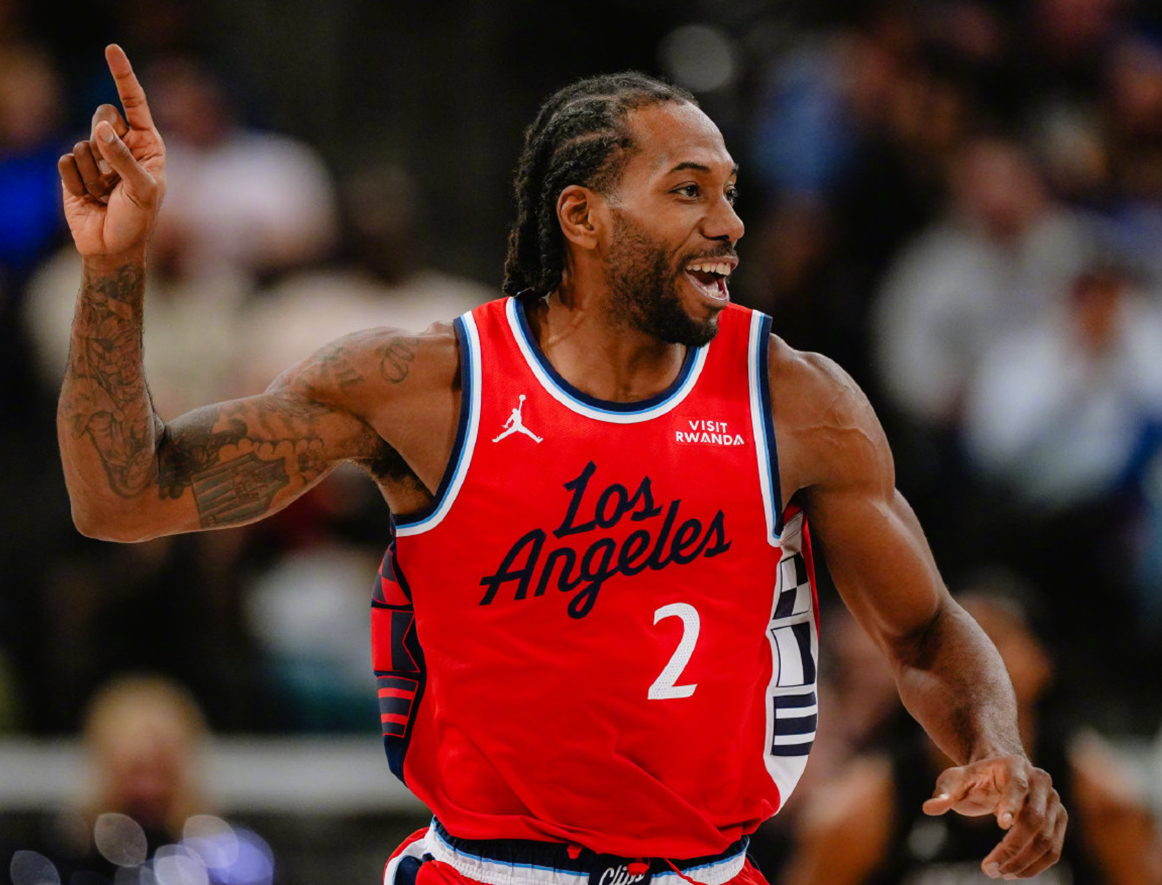 leyu-伦纳德伤情官宣！诊断左脚踝扭伤，伤停时间未知，幸好不是大伤！